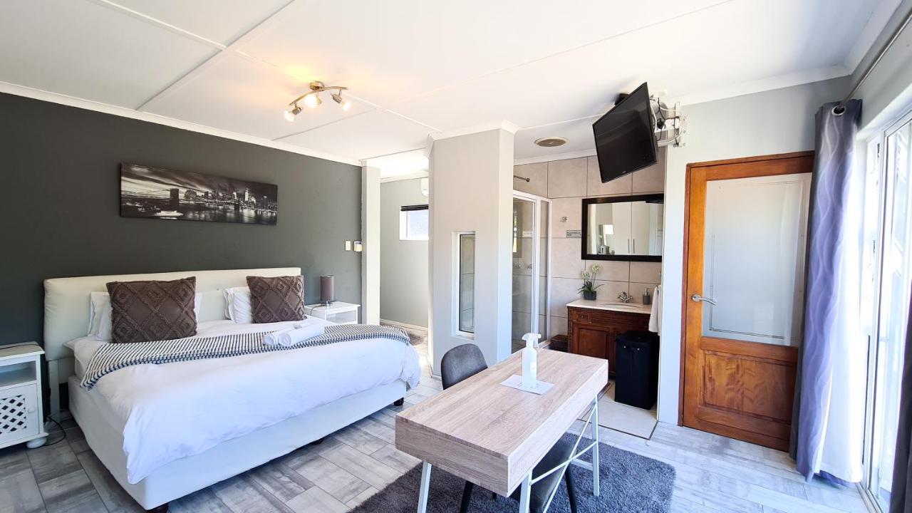 Lido Living Bed & Breakfast East London Ngoại thất bức ảnh